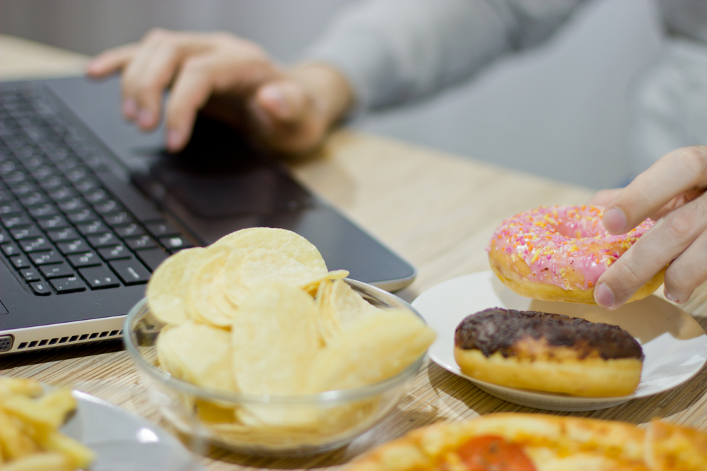 Snacking Habits Aging Your Brain Faster